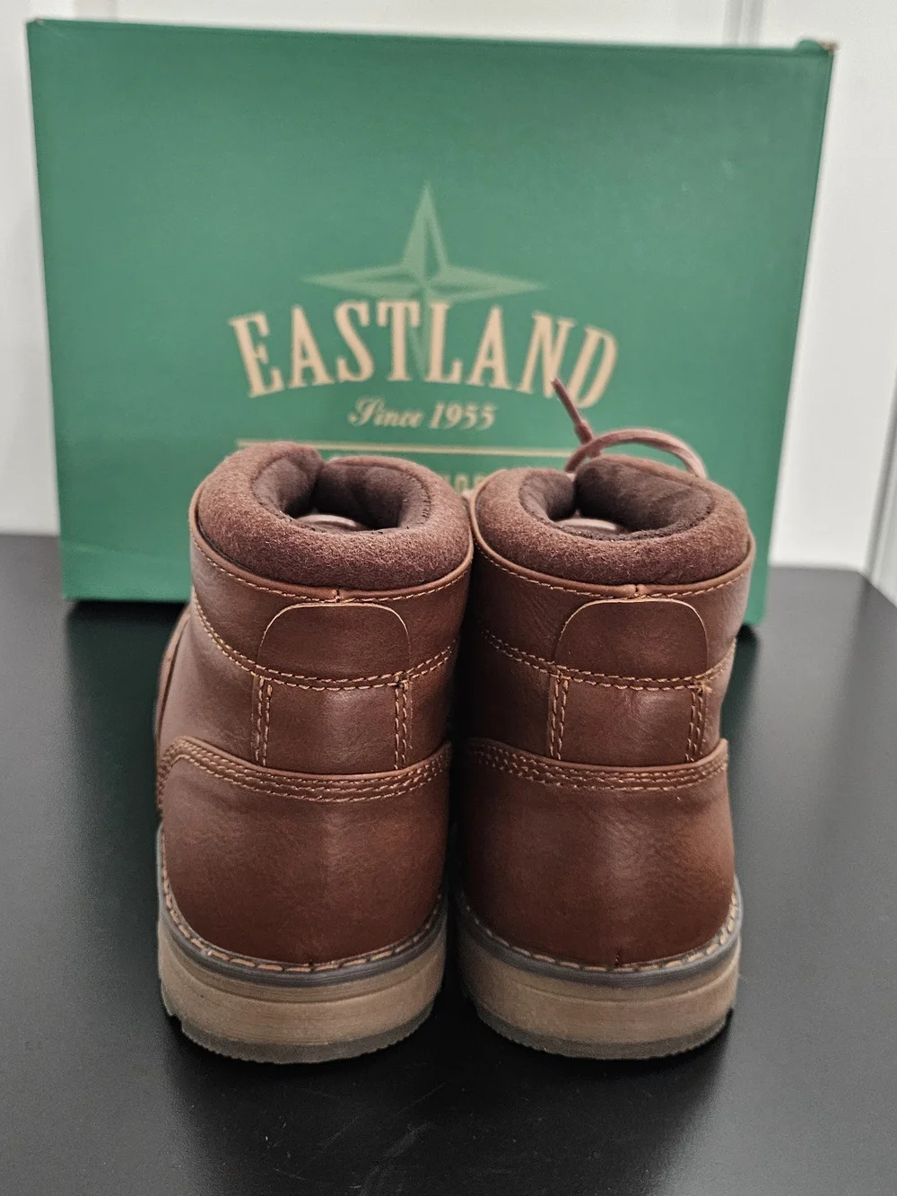 NIB Men's Eastland Finn Chukka Boots in Tan Synthetic Upper Size 9D